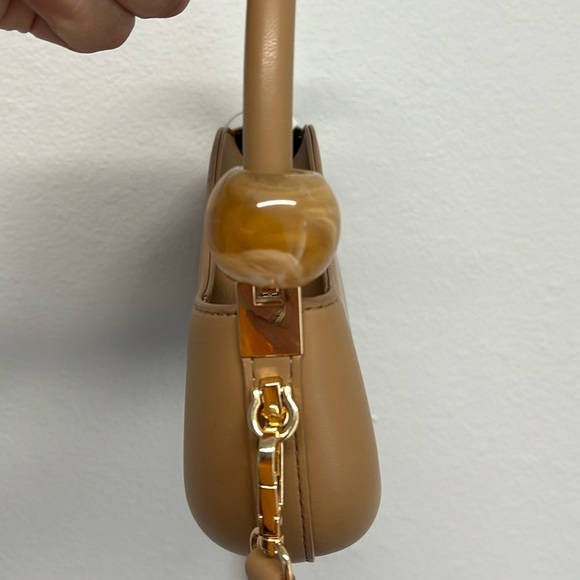 Melie Bianco | Jennie Recycled Vegan Crossbody Bag In Tan - Picture 7 of 12